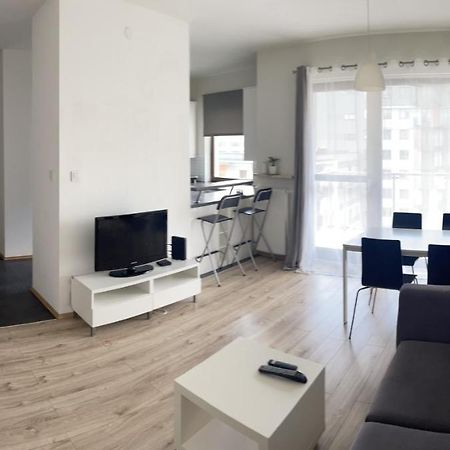 Апартаменты Apartament Obrzezna Airport Варшава Экстерьер фото